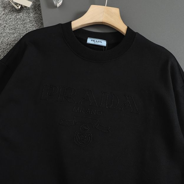 プラダ「Prada」ユニセックス クルーネック スウェットシャツ