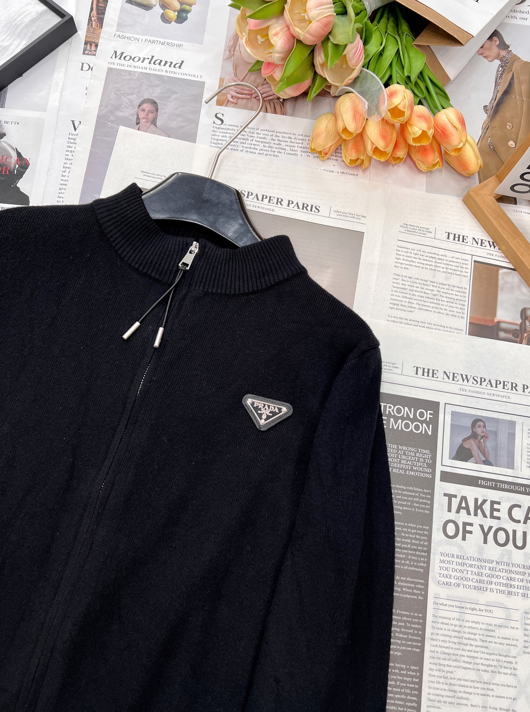 プラダ「Prada」ジップ フード ニット ジャケット