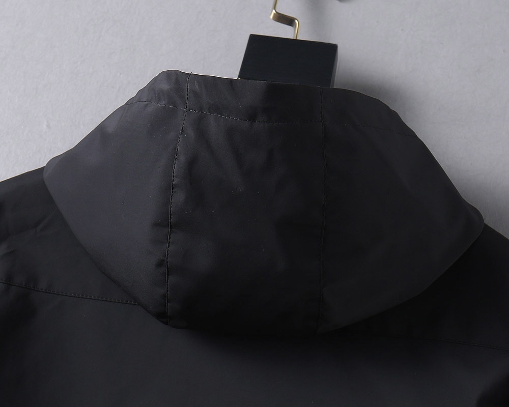 プラダ「Prada」テクニカル ジャケット