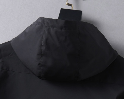 プラダ「Prada」テクニカル ジャケット