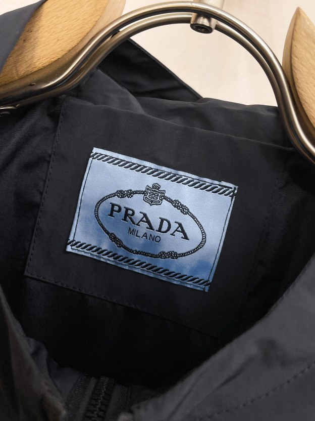 プラダ「Prada」テクニカル ジャケット