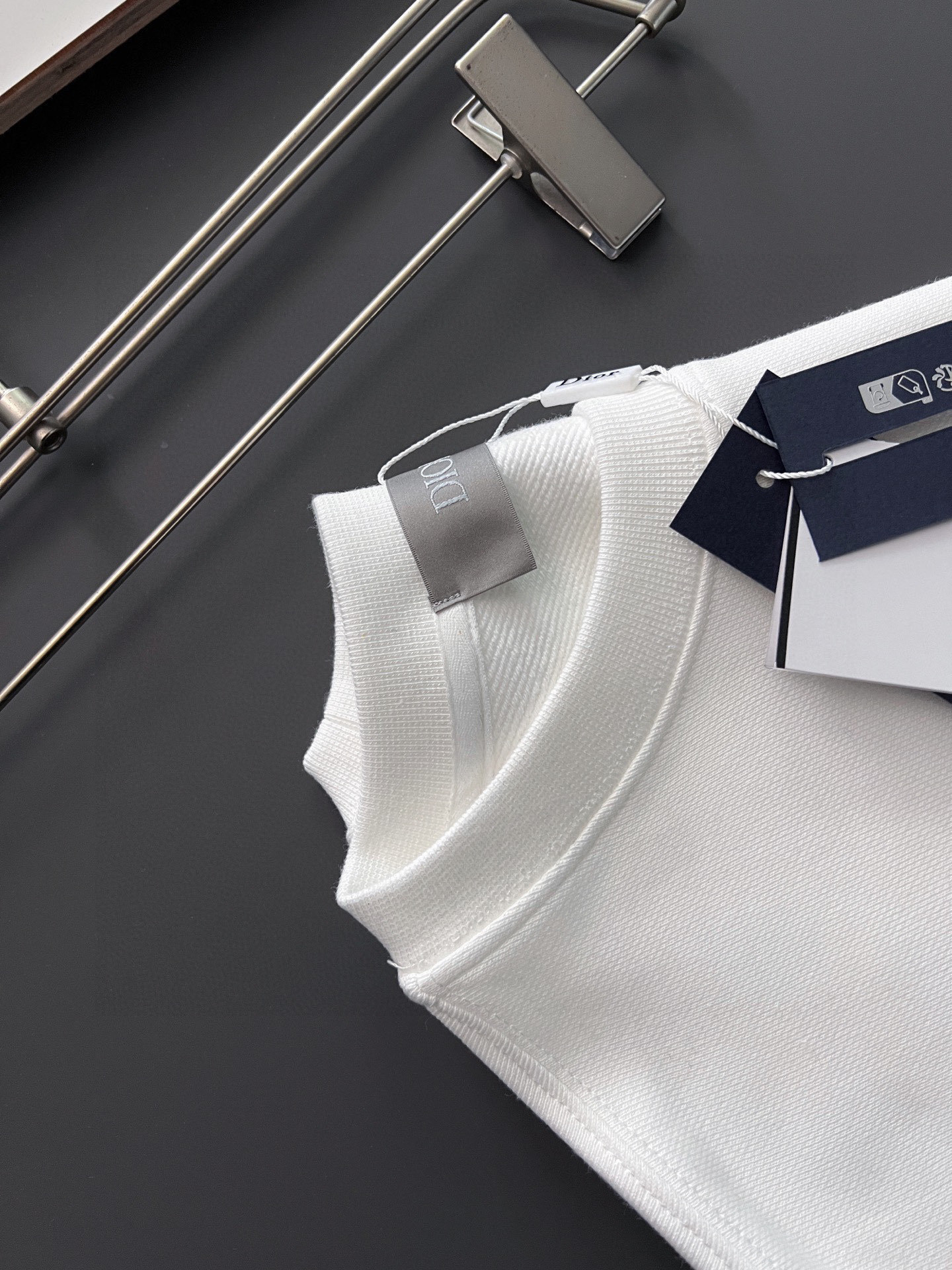 ディオール「Dior」エッセンシャルス ウェア フードなしスウェットシャツ