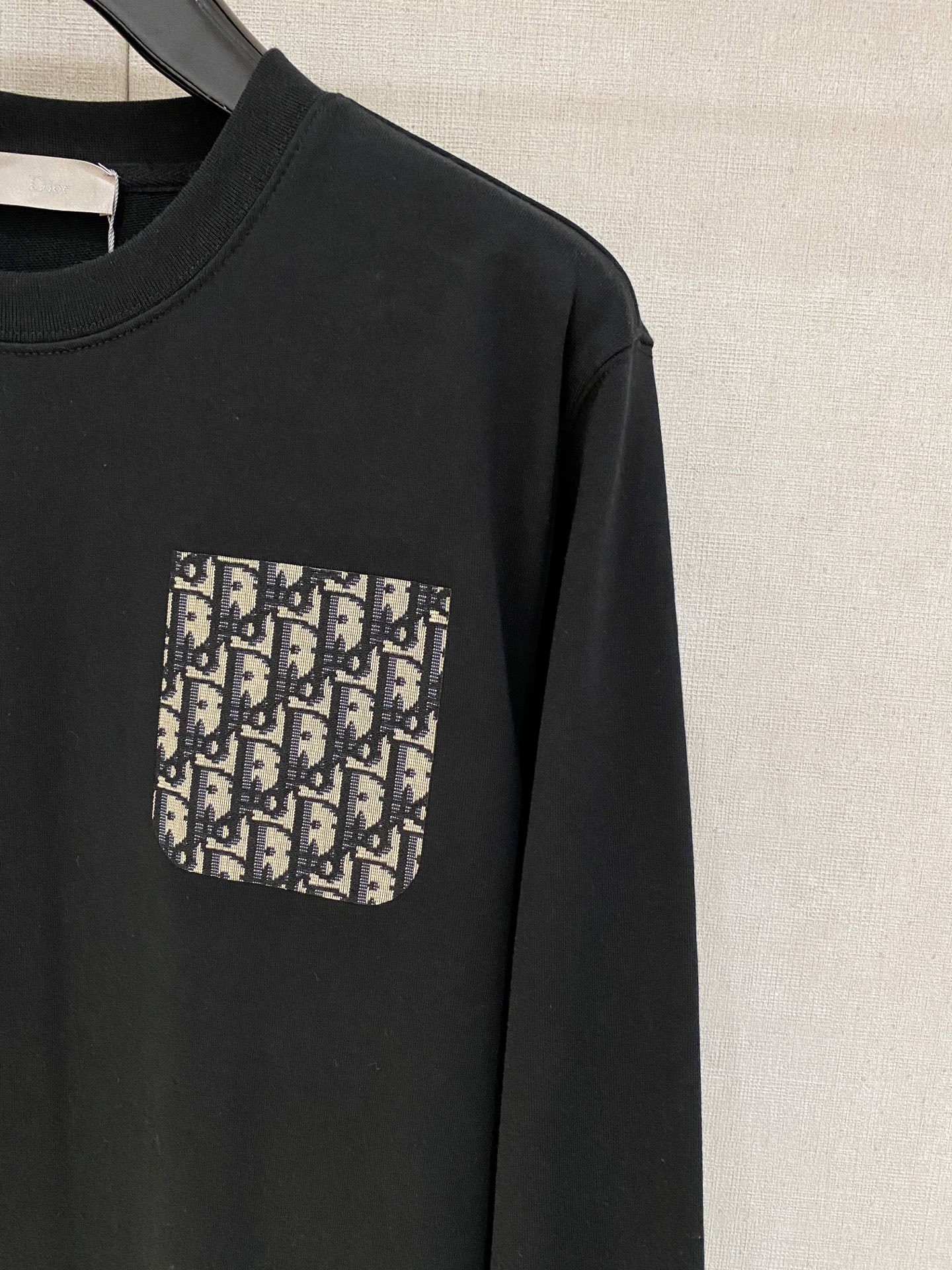 ディオール「Dior」エッセンシャル クルーネック スウェットシャツ