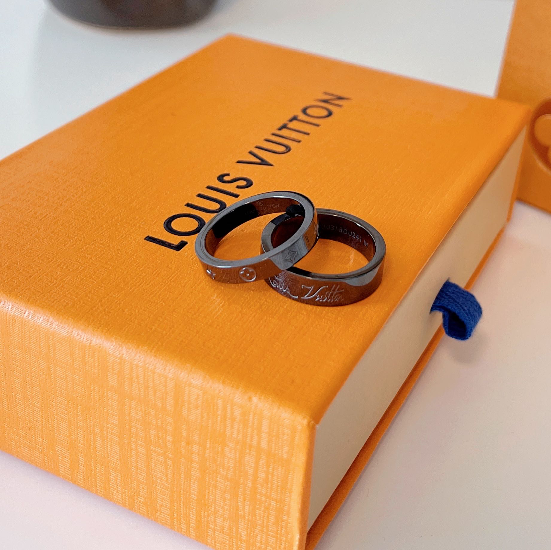 ルイ・ヴィトン「Louis Vuitton」Volt Upside Down リング