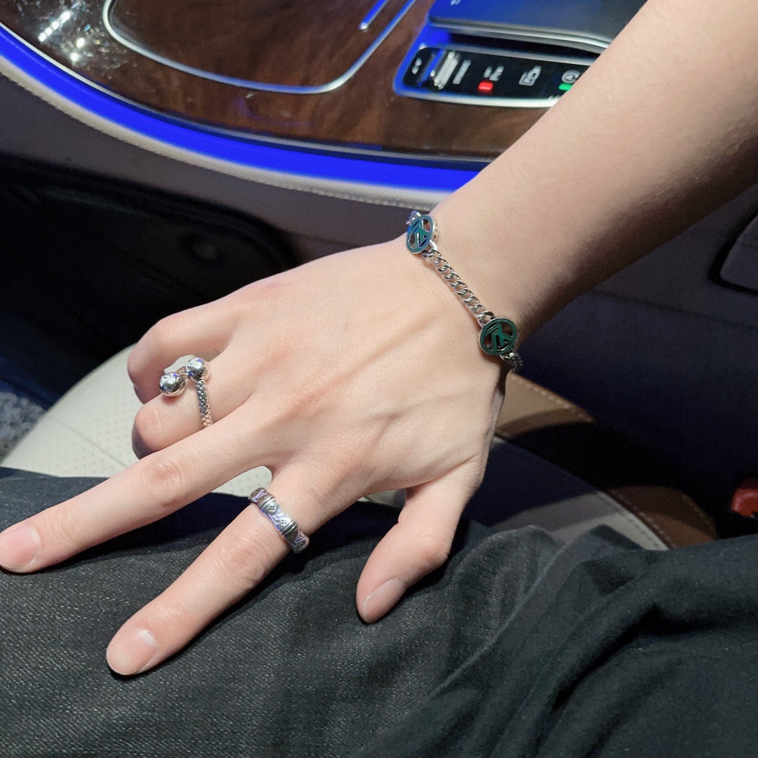 ルイ・ヴィトン「Louis Vuitton」Le Damier de Louis Vuittonリング