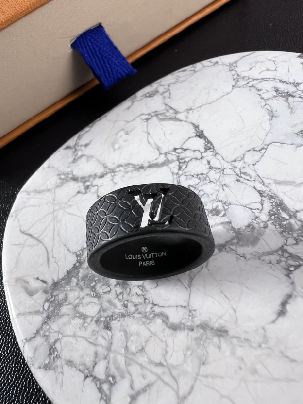 ルイ・ヴィトン「Louis Vuitton」Mosaic Thin リング