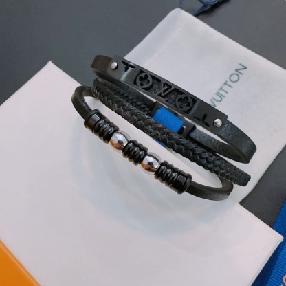 ルイ・ヴィトン「Louis Vuitton」クラシック レザーコード ブレスレット