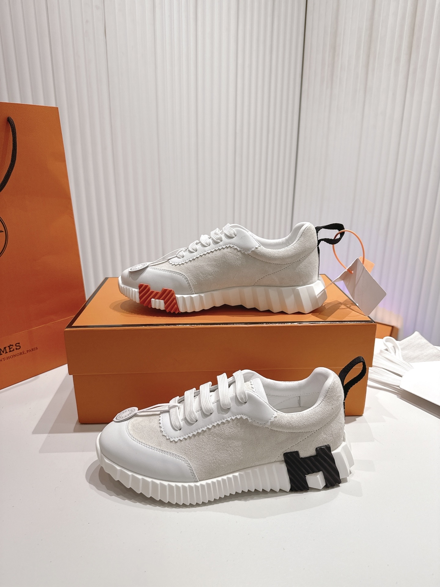 エルメス［Hermès］【カップルに大人気】 おしゃれなペアスニーカー 男女兼用