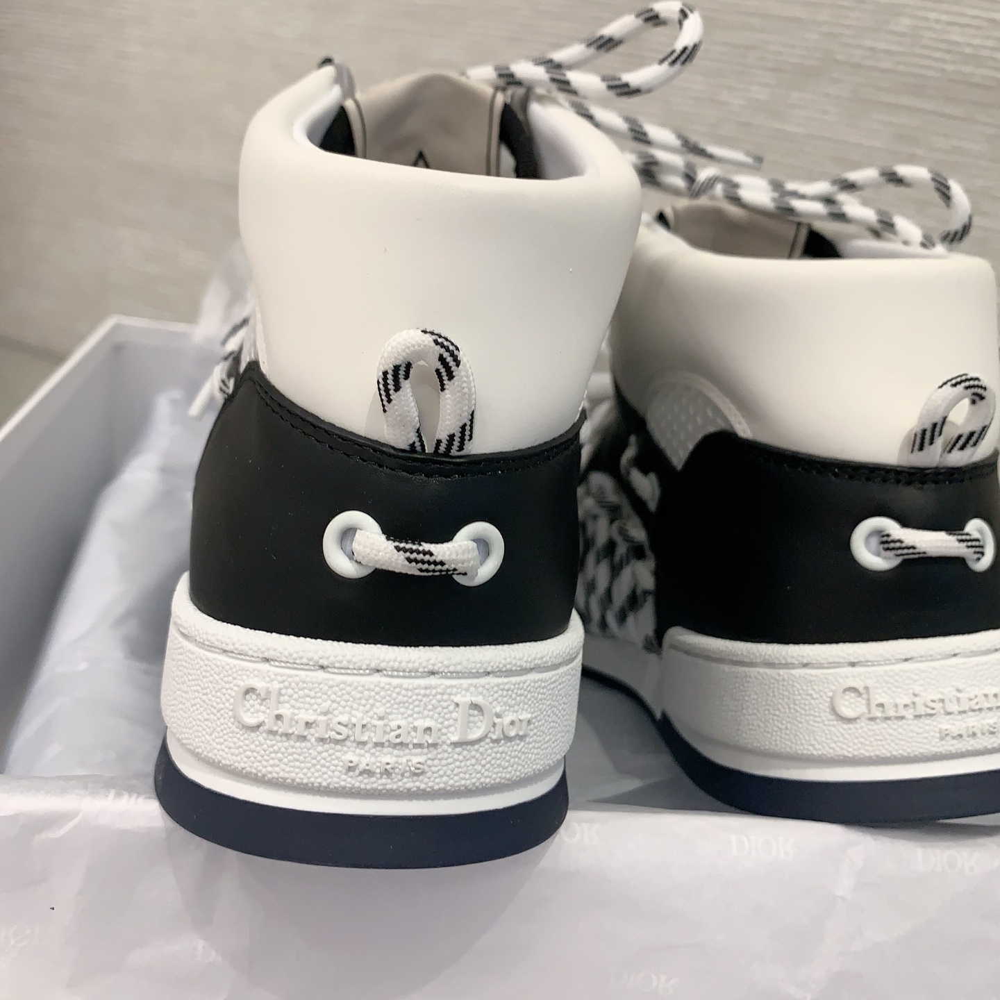 ディオール「Dior」2025 新作 ランウェイ スニーカー