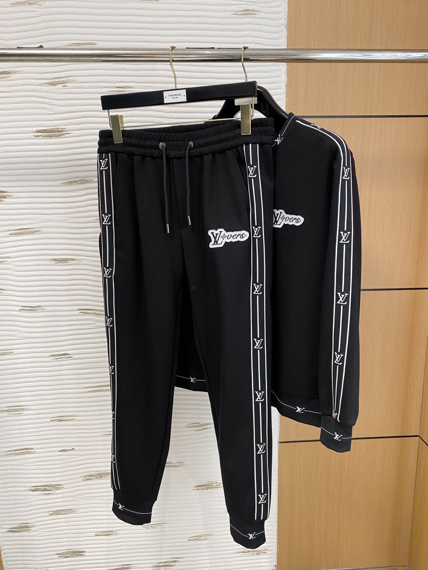 ルイ・ヴィトン「Louis Vuitton」2025秋冬 メンズ スポーツウェア セットアップ