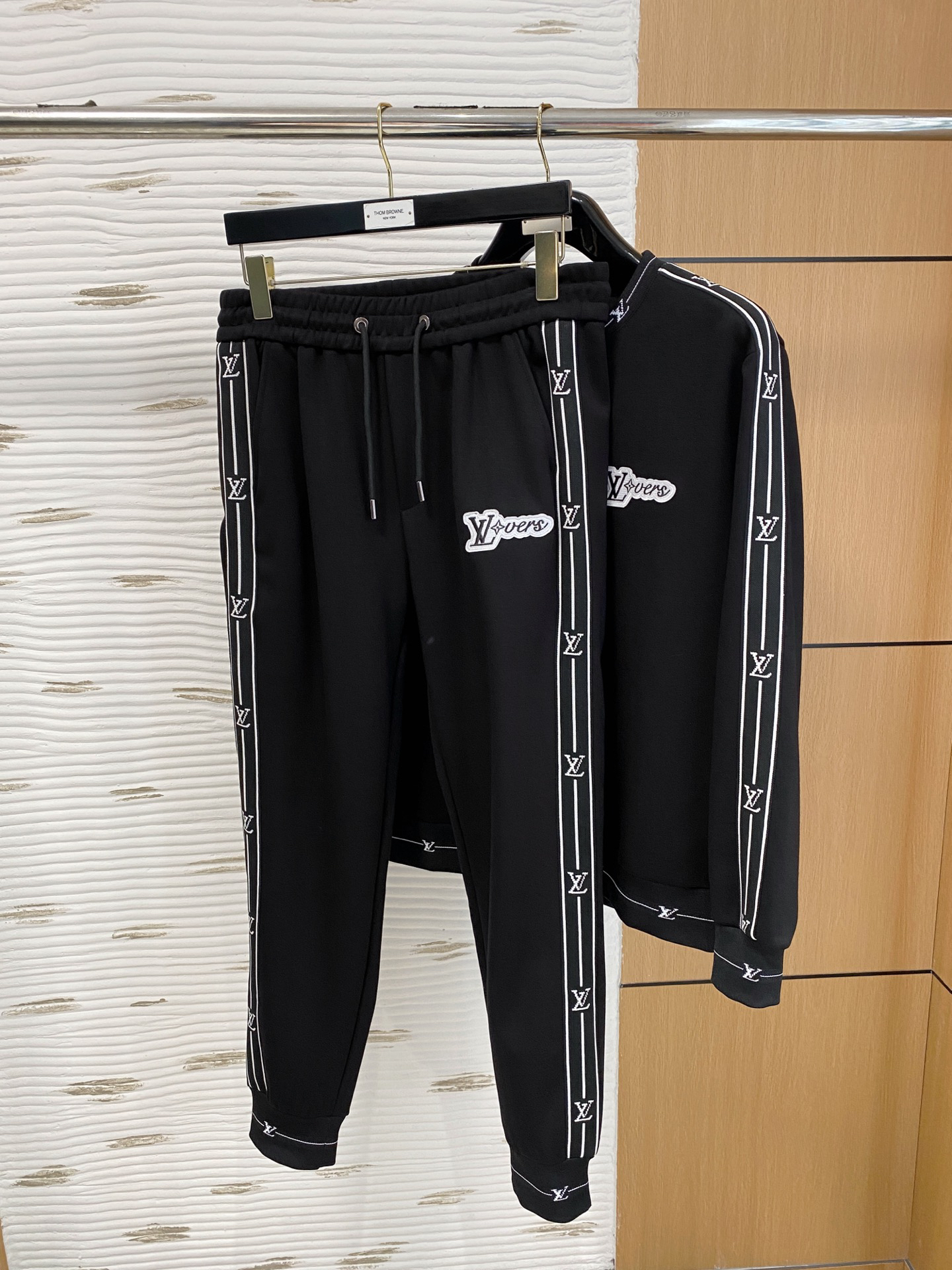 ルイ・ヴィトン「Louis Vuitton」2025秋冬 メンズ スポーツウェア セットアップ