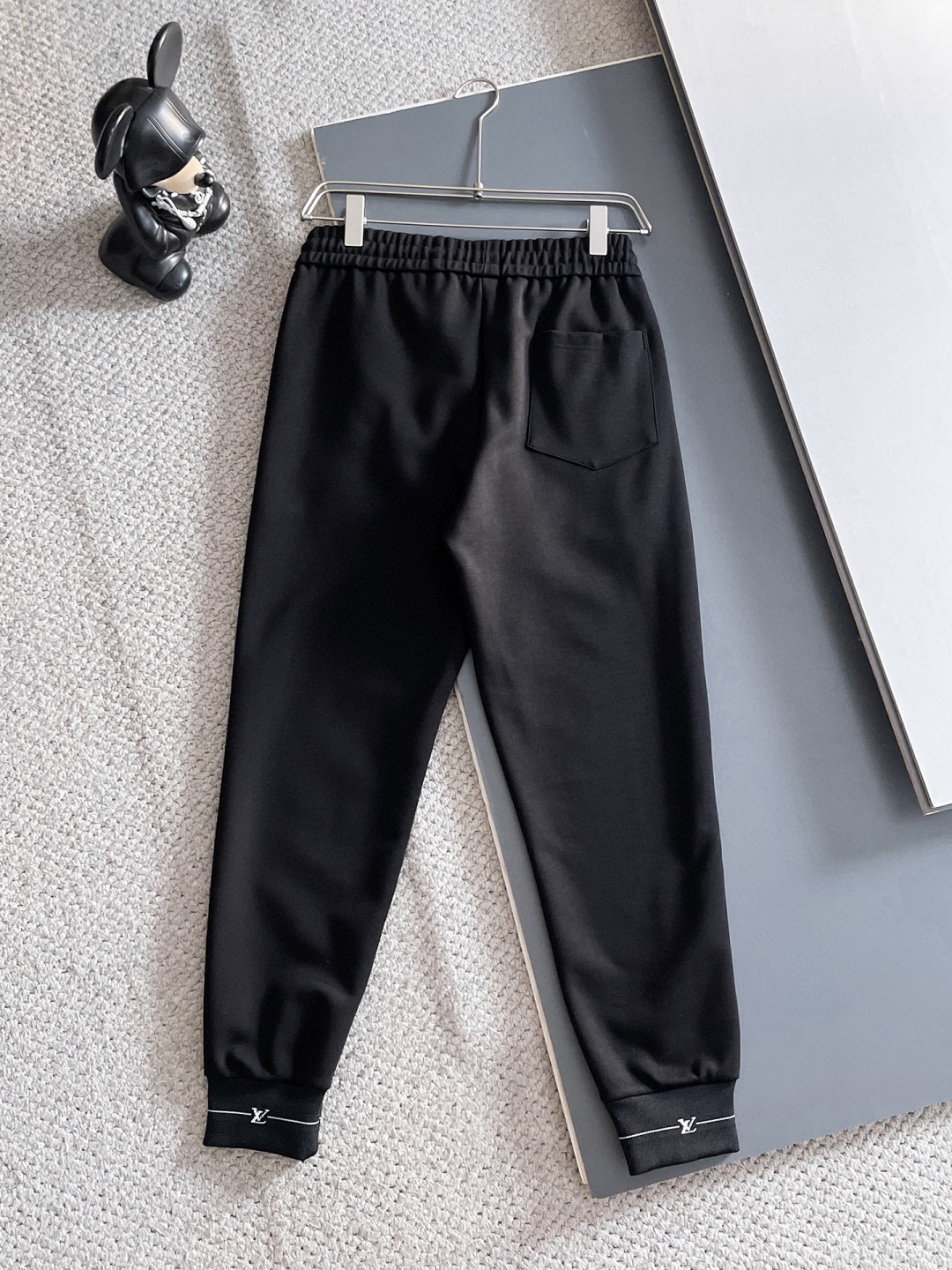 ルイ・ヴィトン「Louis Vuitton」2025秋冬 メンズ スポーツウェア セットアップ