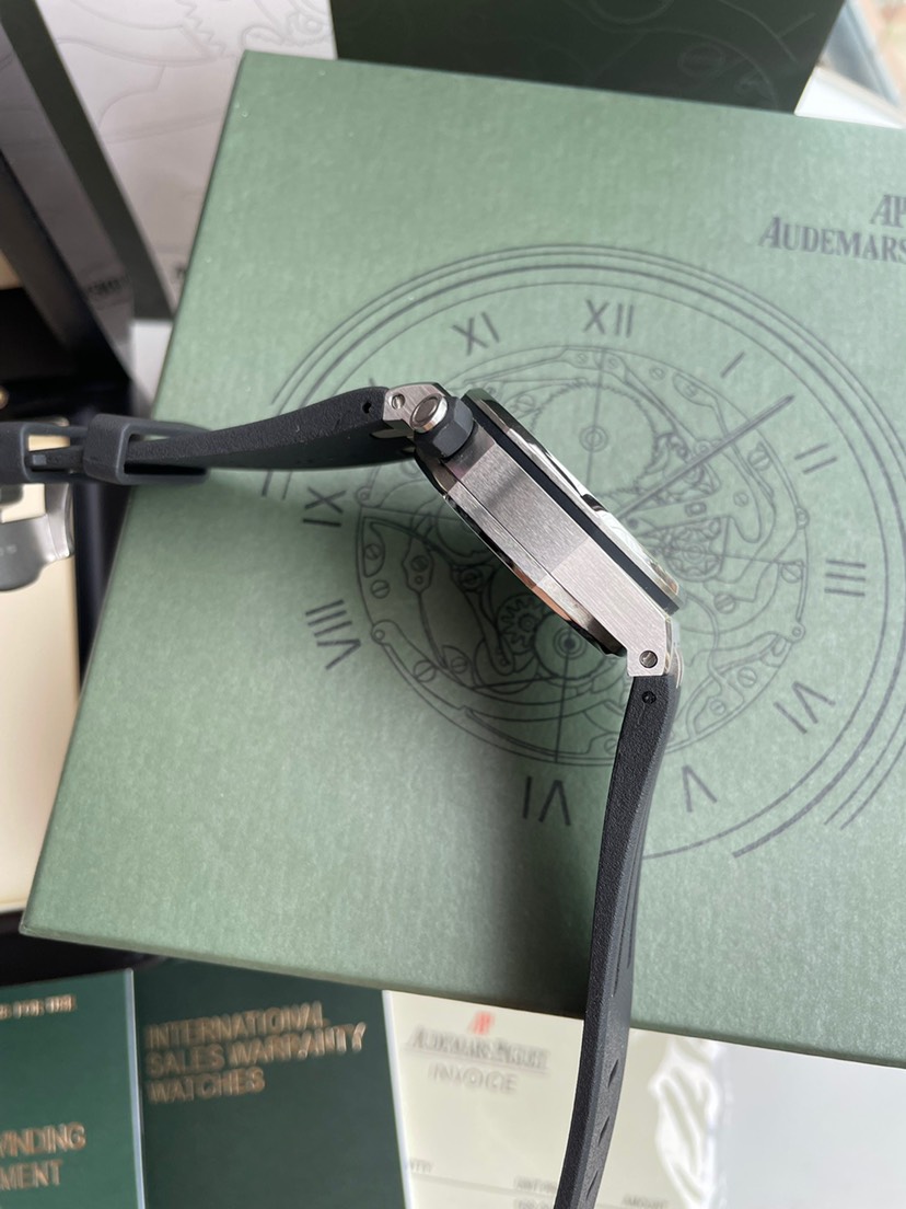 オーデマ ピゲ「Audemars Piguet」ロイヤルオーク オフショア 自動巻きクロノグラフ 42mm