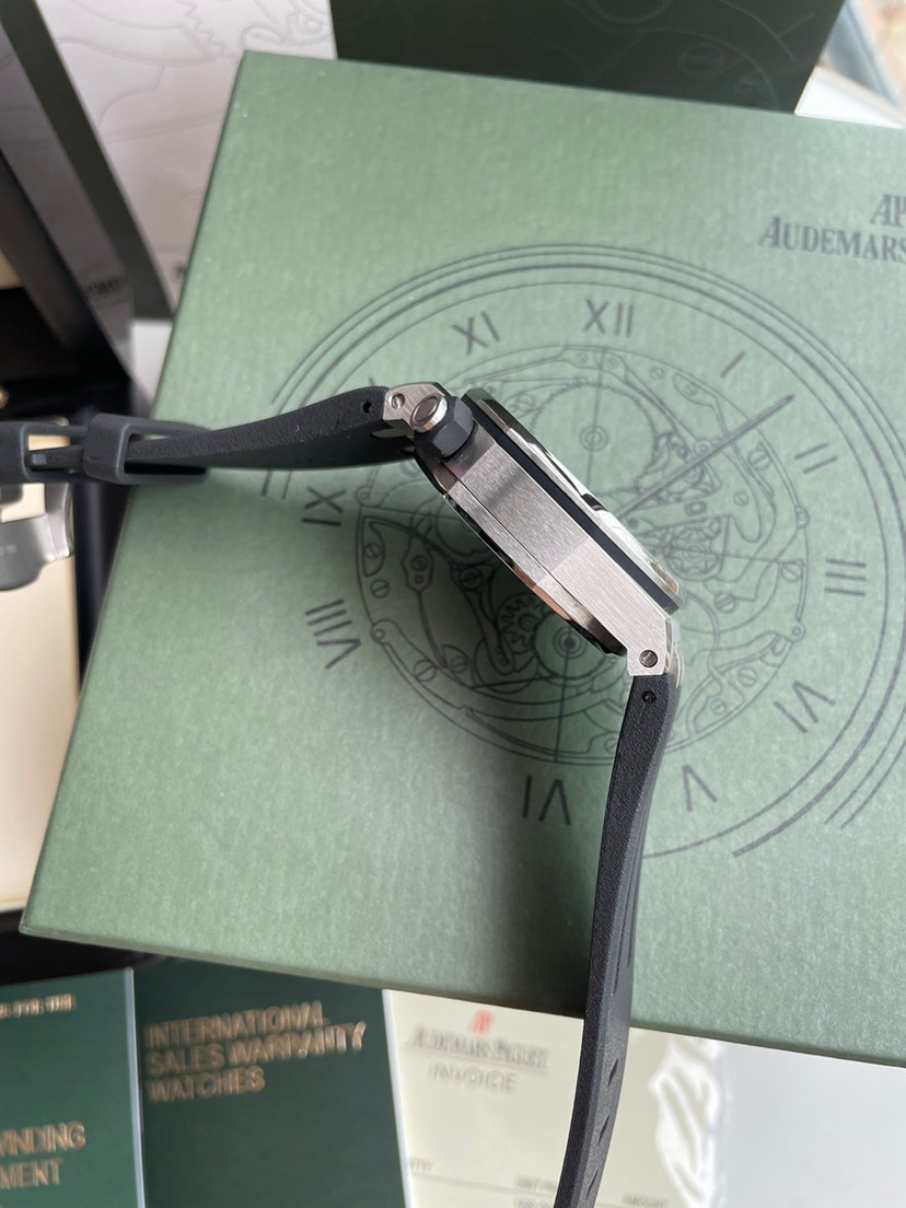 オーデマ ピゲ「Audemars Piguet」ロイヤルオーク オフショア 自動巻きクロノグラフ 42mm