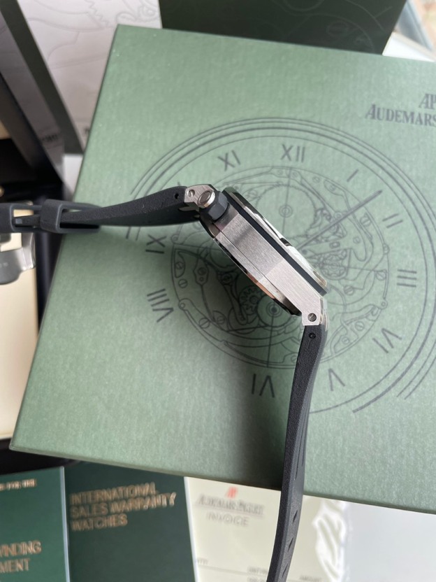 オーデマ ピゲ「Audemars Piguet」ロイヤルオーク オフショア 自動巻きクロノグラフ 42mm