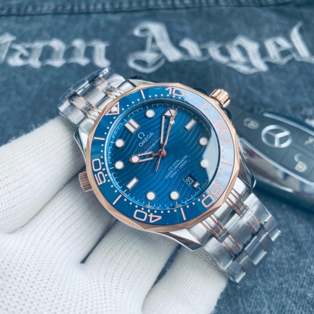 オメガ「Omega」シーマスター 300m ダイバーズ ウォッチ 42mm