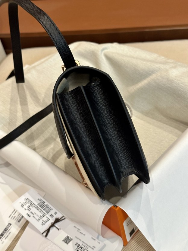 エルメス「Hermès」コンスタンスミニバッグ