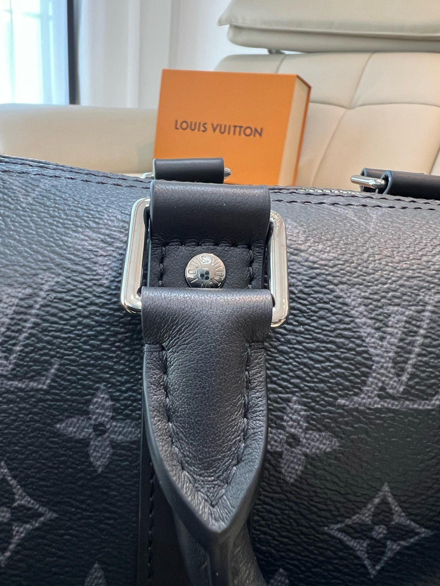 ルイ・ヴィトン「Louis Vuitton」モノグラム エクリプス 逆さま キープオール バンドリエール 25 ハンドバッグ