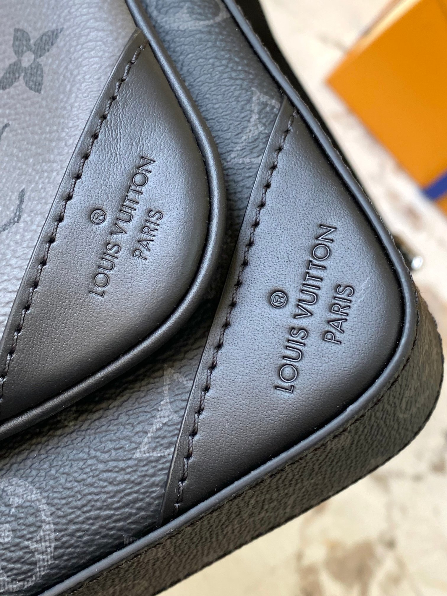 ルイ・ヴィトン「Louis Vuitton」Trio メッセンジャーバッグ