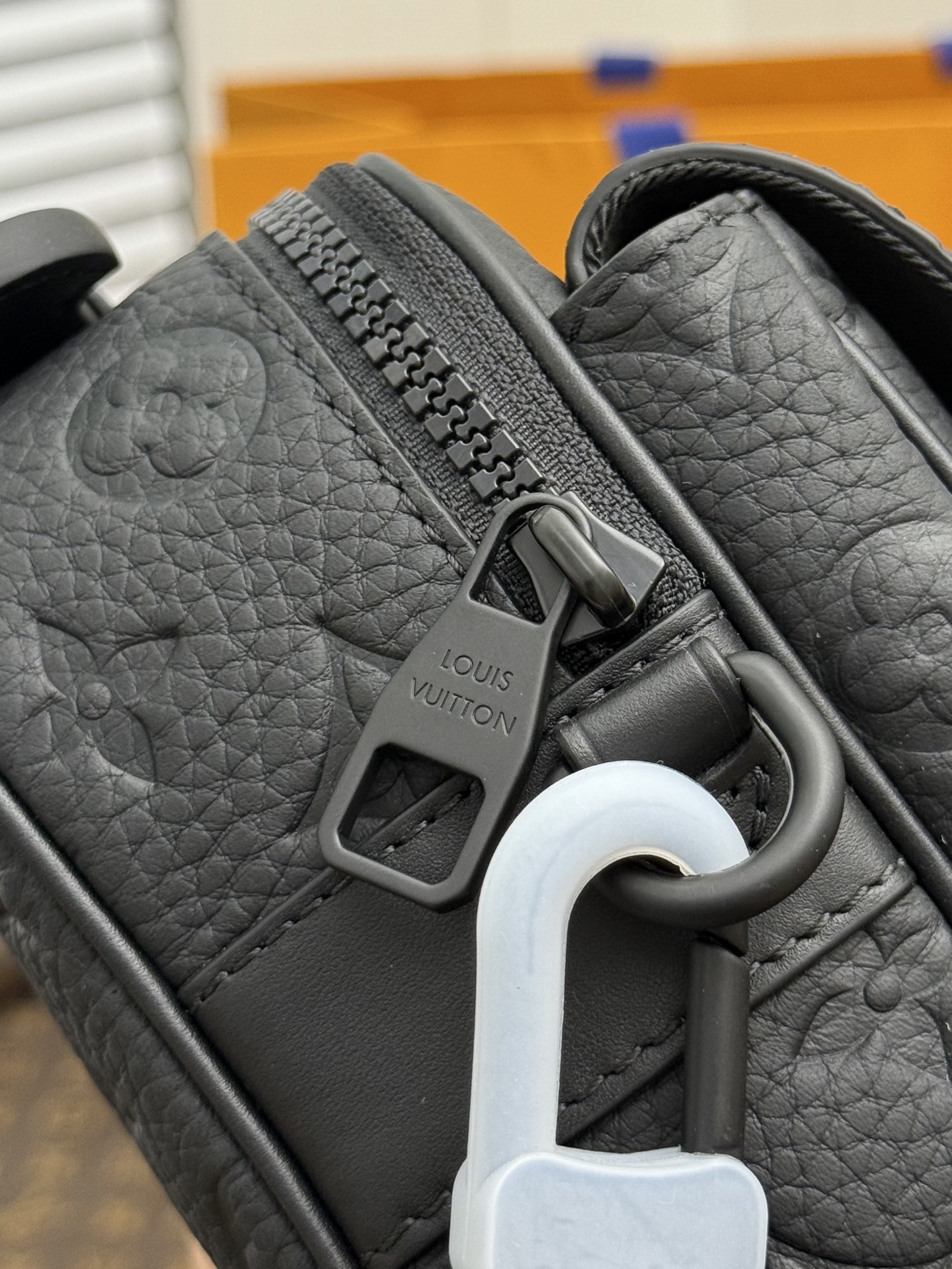 ルイ・ヴィトン「Louis Vuitton」S Lock トーリロンレザー メッセンジャーバッグ