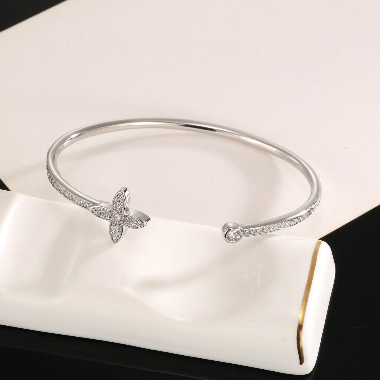 ルイ・ヴィトン「Louis Vuitton」ブレスレット