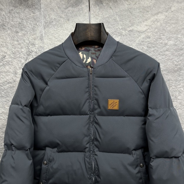 ルイ・ヴィトン「Louis Vuitton」ロゴ プリント ダウンジャケット