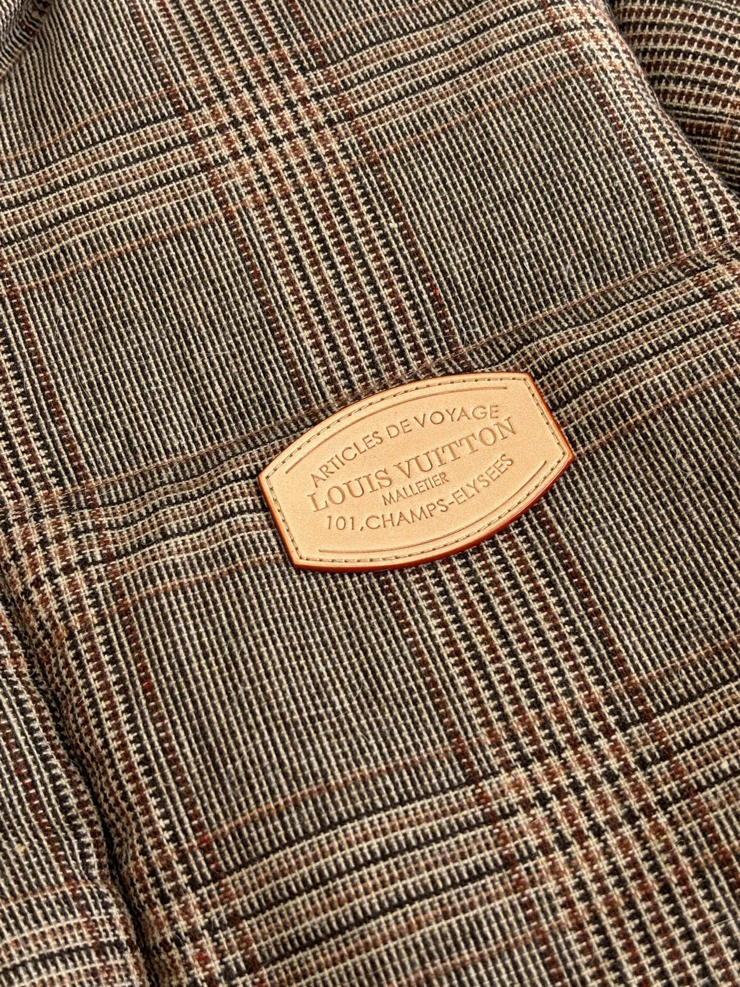 ルイ・ヴィトン「Louis Vuitton」26SS 早春 プリンス オブ ウェールズ チェック ダウンジャケット