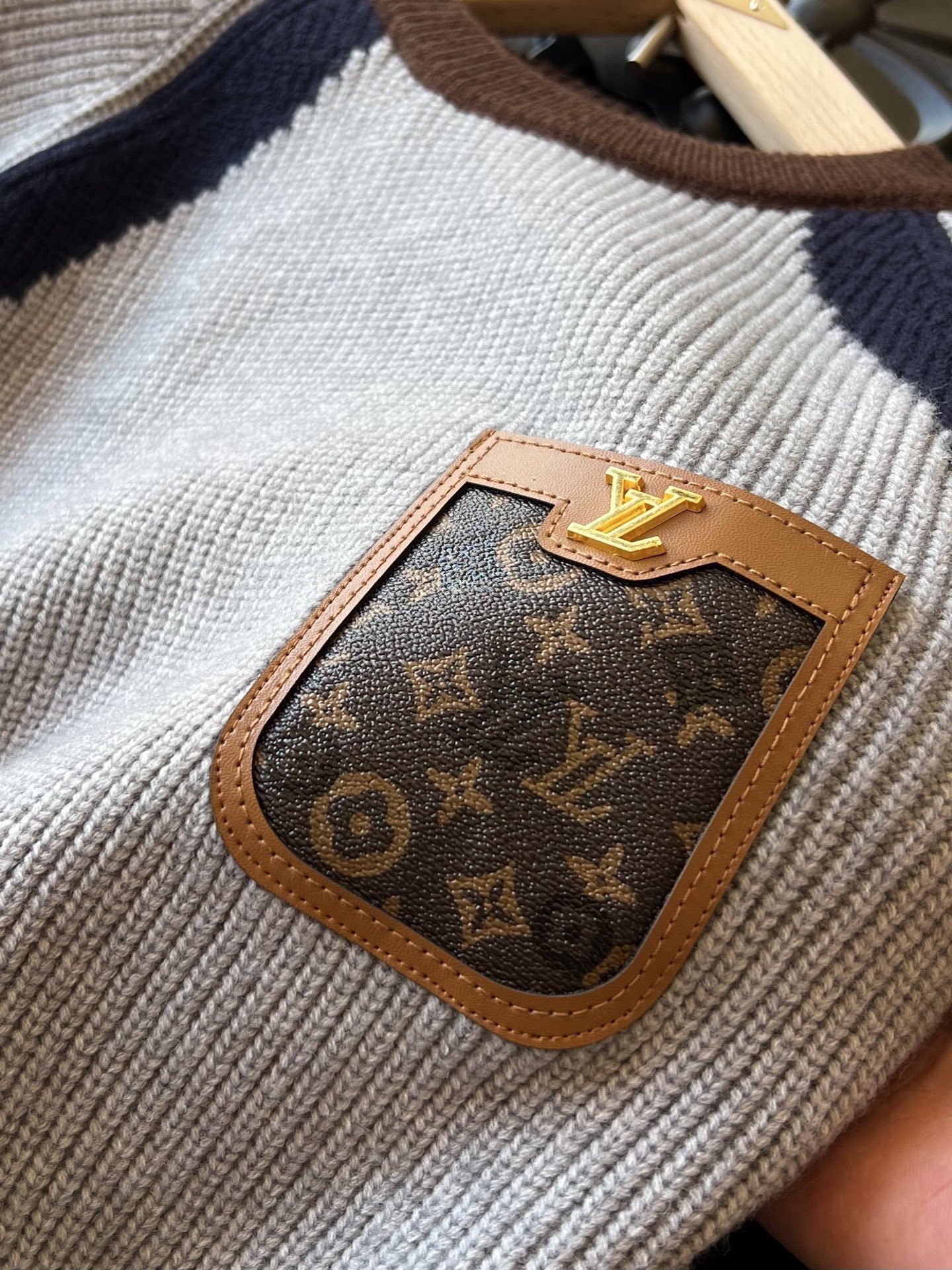 ルイ・ヴィトン「Louis Vuitton」メリノウール カラーストライプ セーター