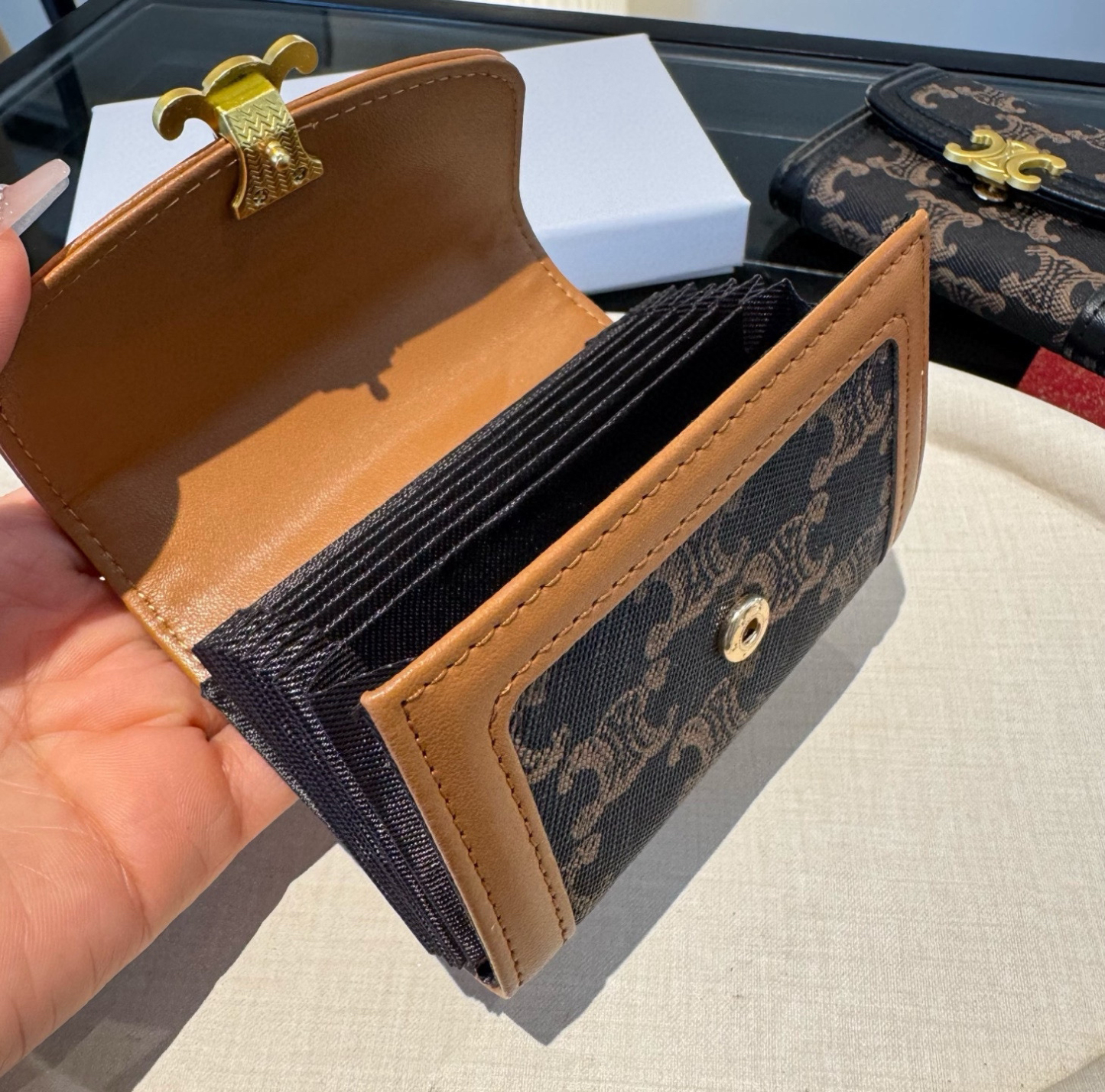 セリーヌ「Celine」エンベロップ チェーンウォレット 長財布