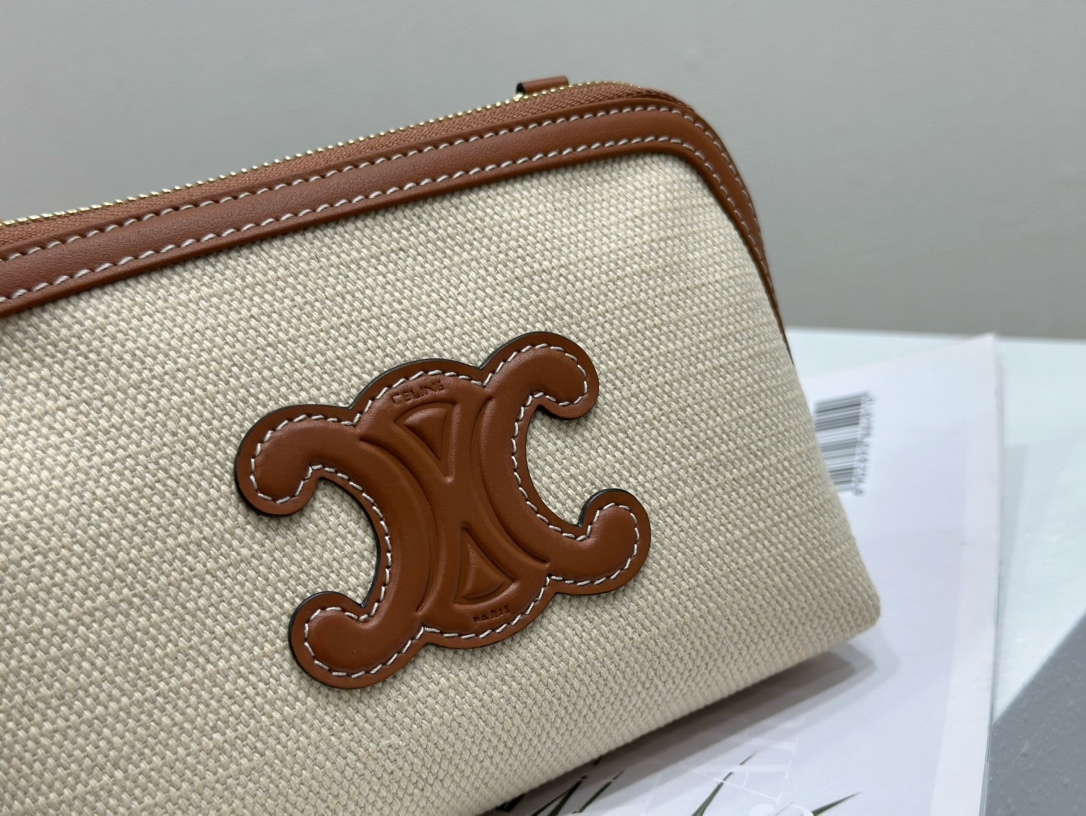 セリーヌ「Celine」Triomphe キャンバス＆レザー チェーンチェーンバッグ