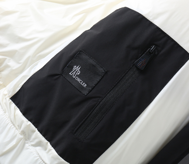 モンクレール「Moncler」Grenoble 2025秋冬ダウンジャケット