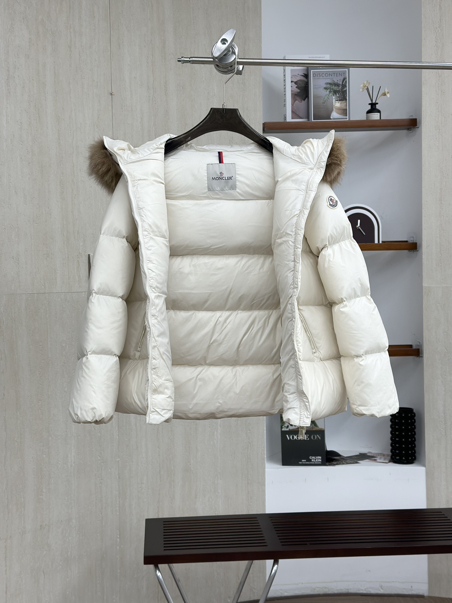 モンクレール「Moncler」Laichefur Aラインフード付きダウンジャケット