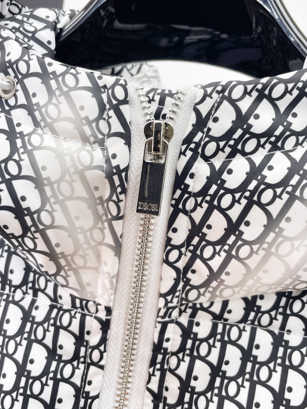 ディオール「Dior」ダウンジャケット