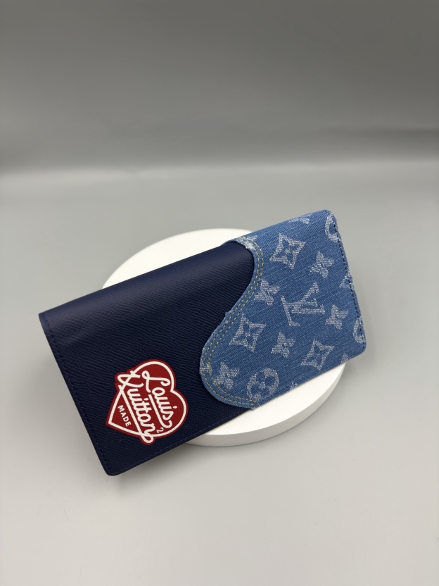 ルイ・ヴィトン「Louis Vuitton」ポルトフォイユ･ブラザ ウォレット