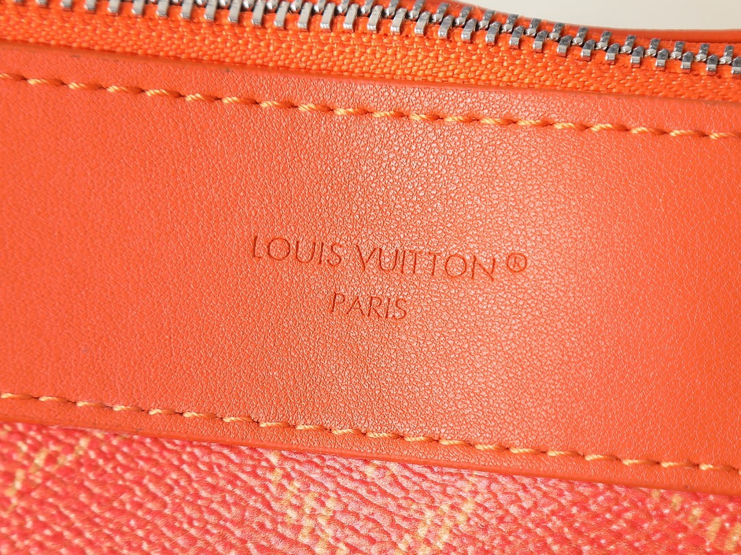 ルイ・ヴィトン「Louis Vuitton」ポシェット･ヴォワヤージュ スープル