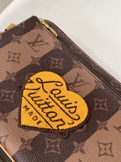 ルイ・ヴィトン「Louis Vuitton」新作 Trio メッセンジャーバッグ