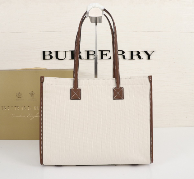 バーバリー「Burberry」ツートーンキャンバス＆レザートートバッグ