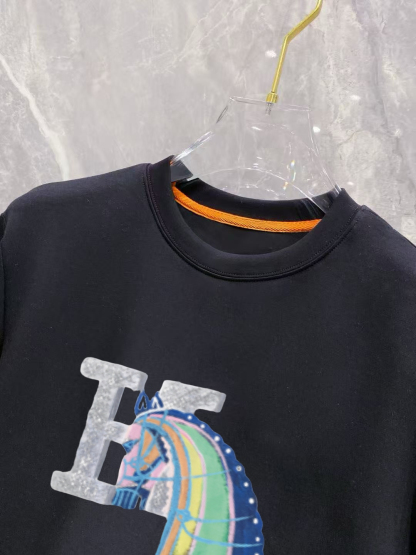 エルメス「Hermès」刺繍Tシャツ