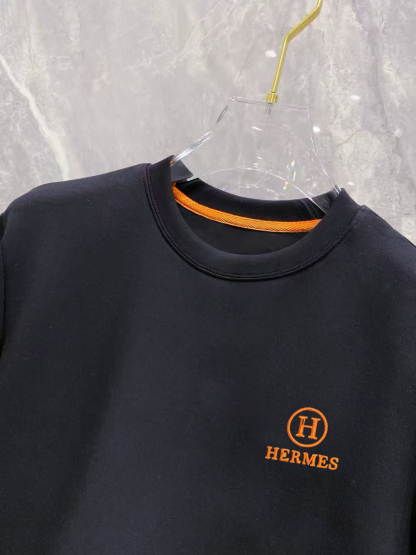 エルメス「Hermès」刺繍Tシャツ