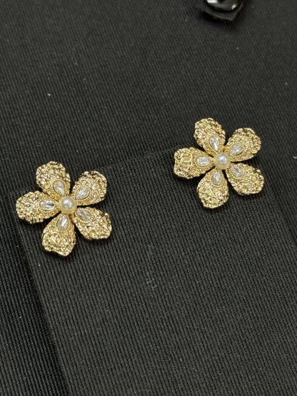 シャネル「Chanel」シャネル 熔岩フラワーパールピアス / イヤリング