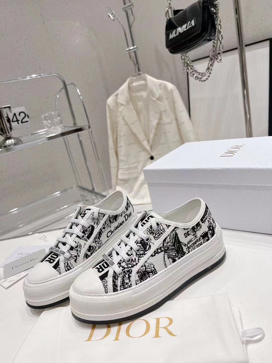 ディオール「Dior」ラディクット スニーカー