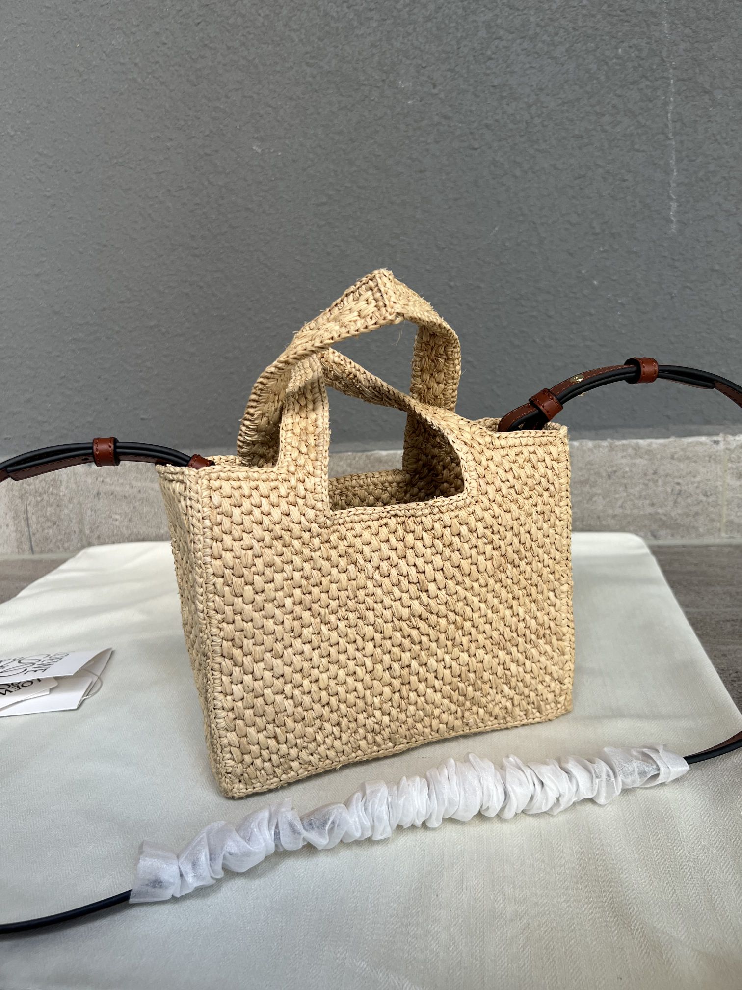 ロエベ「Loewe」Anagram Basket Small Straw Tote Bag
