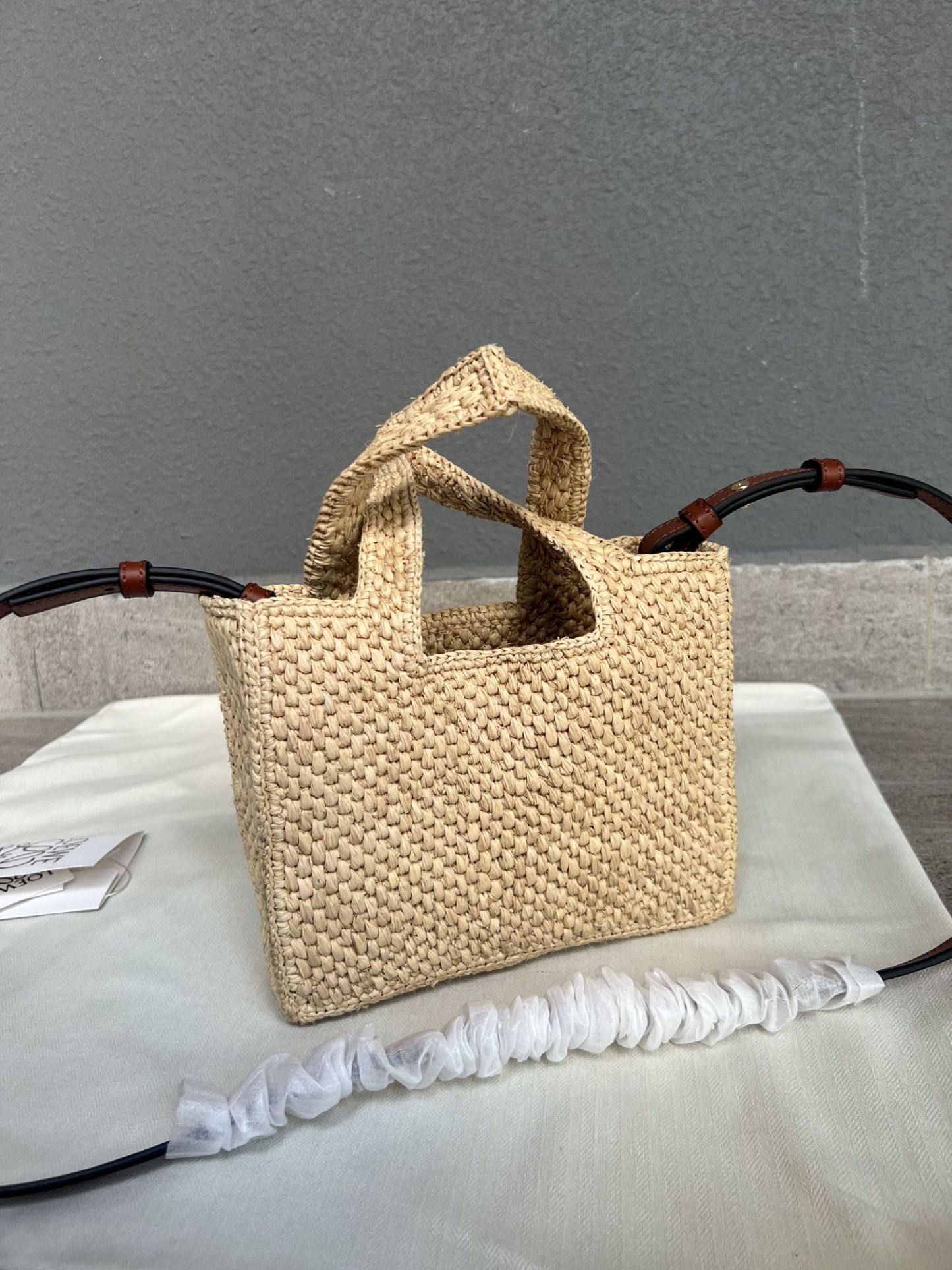 ロエベ「Loewe」Anagram Basket Small Straw Tote Bag