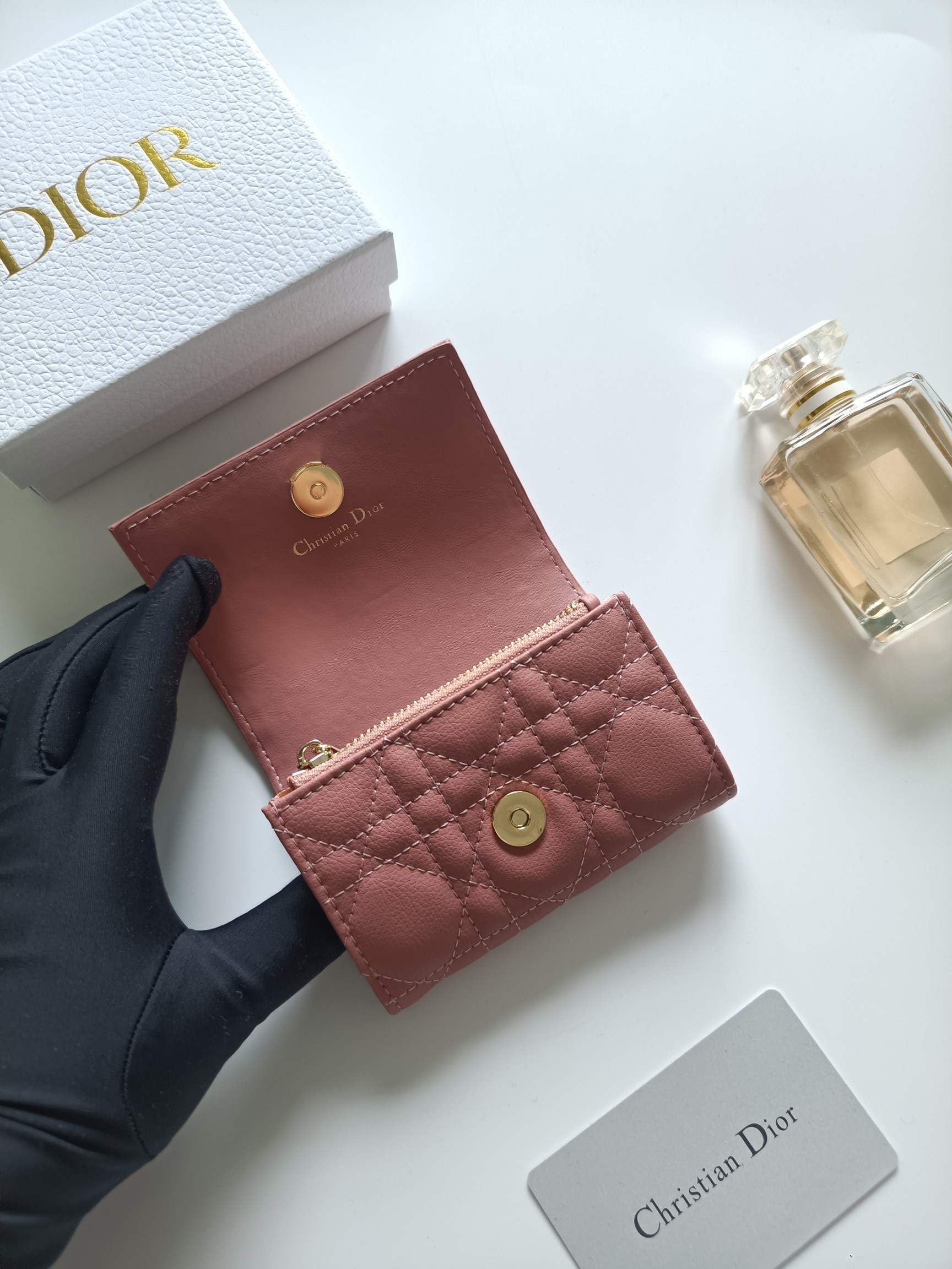 ディオール「Dior」ディオール 30 モンテーニュ グリシン ウォレット / コンパクトウォレット