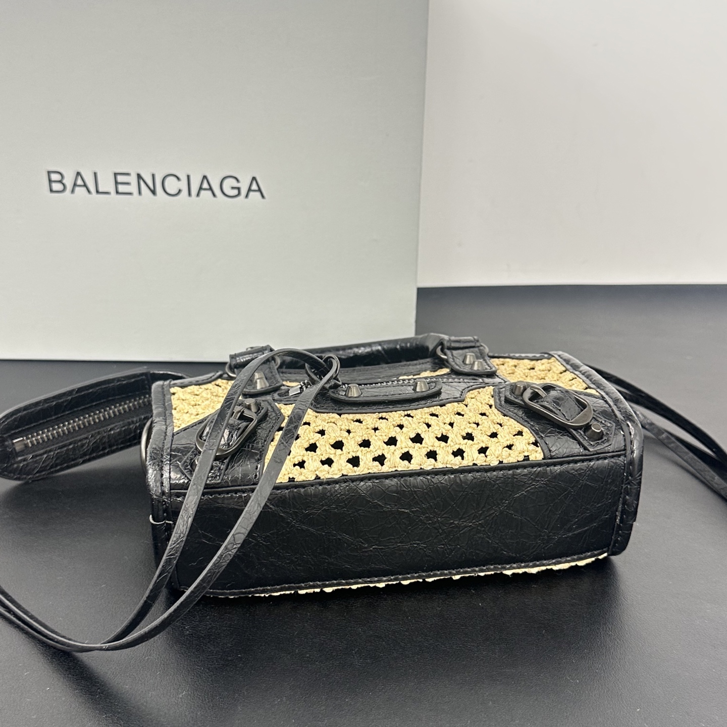 バレンシアガ「Balenciaga」バレンシアガ ラフィア ル・シティ ハンドバッグ / トートバッグ