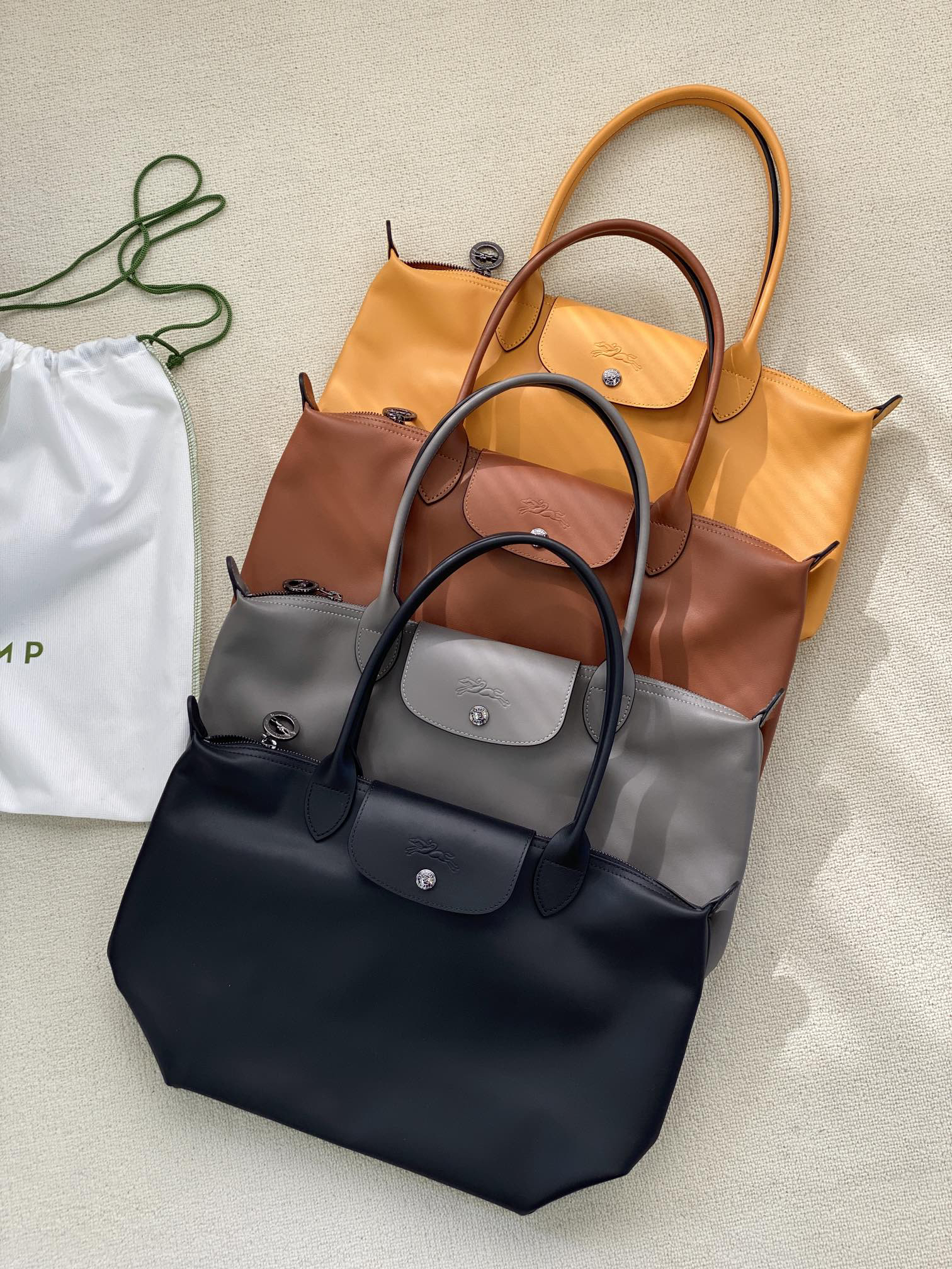 ロンシャン「Longchamp」 Le Pliage Xtra ミディアムショルダートート