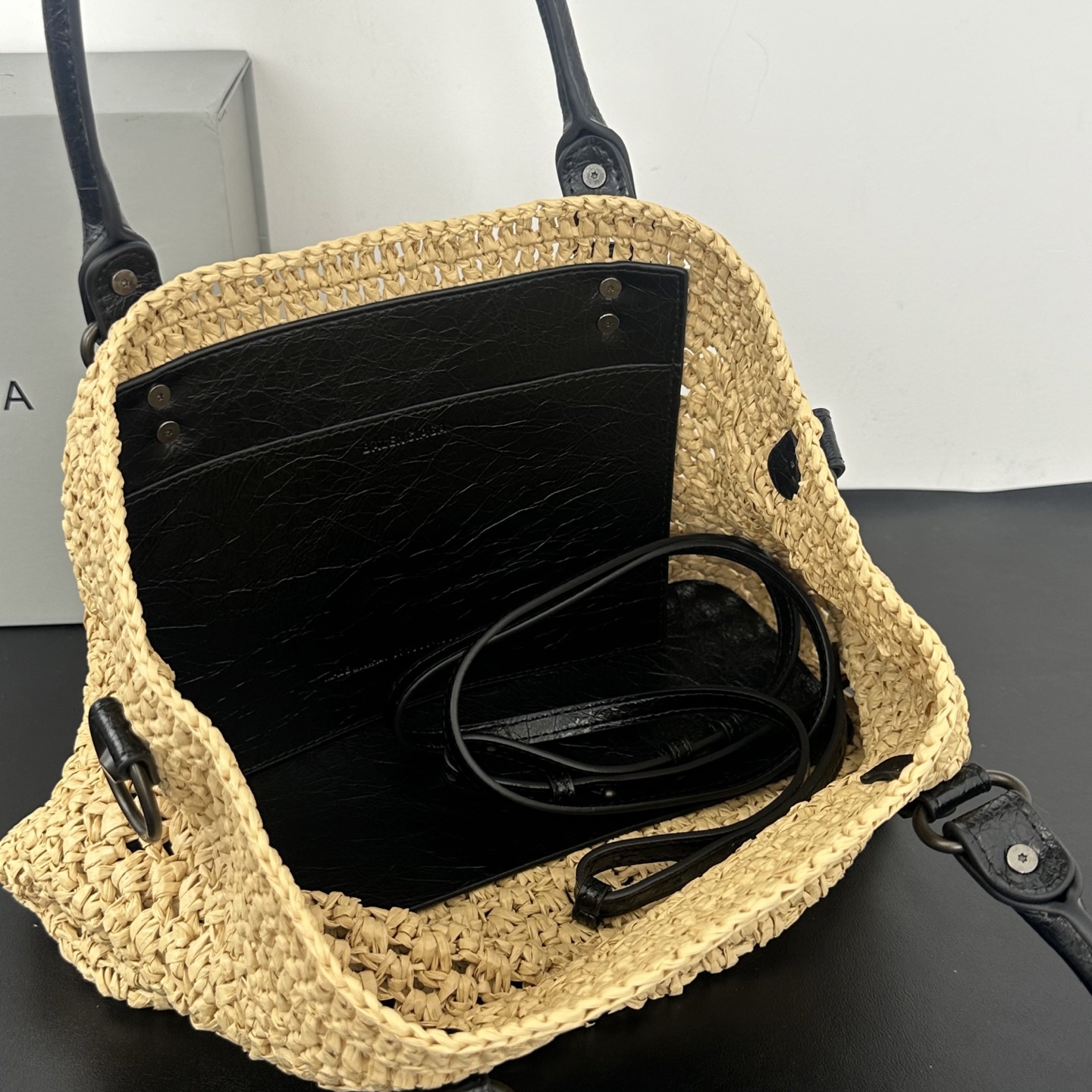 バレンシアガ「Balenciaga」バレンシアガ ル・シティ バスケット / ラフィアトートバッグ