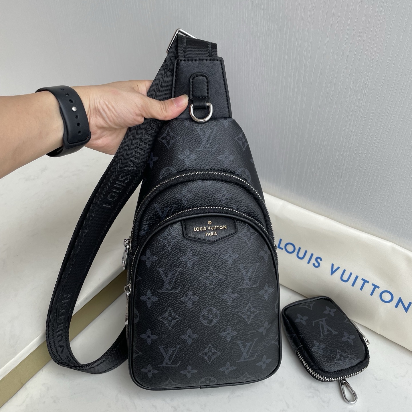 ルイ・ヴィトン「Louis Vuitton」ルイ・ヴィトン メンズ チェストバッグ / クロスボディバッグ 