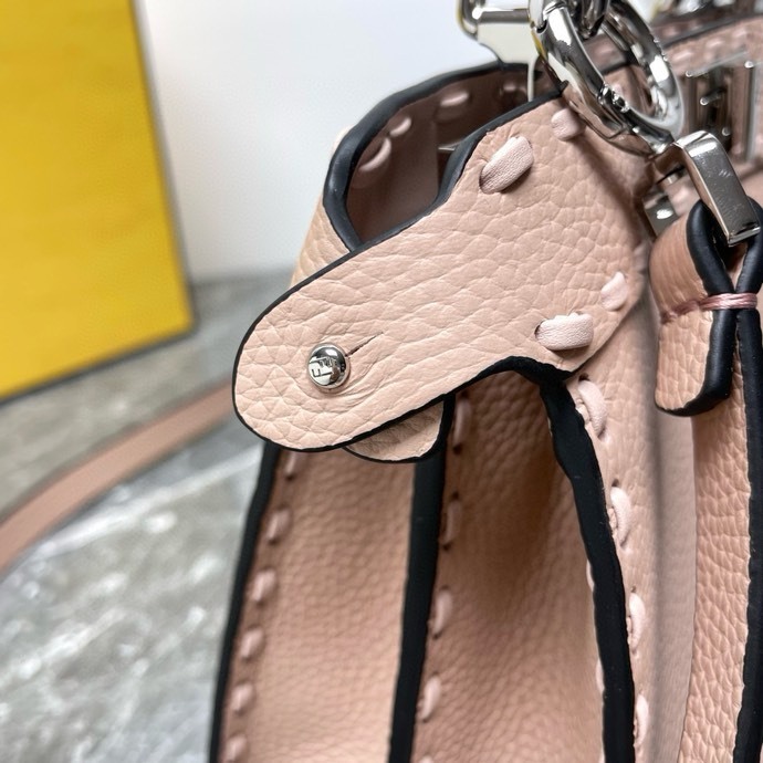 フェンディ「Fendi」ペッカブー アイシーユ スモール ショルダーバッグ