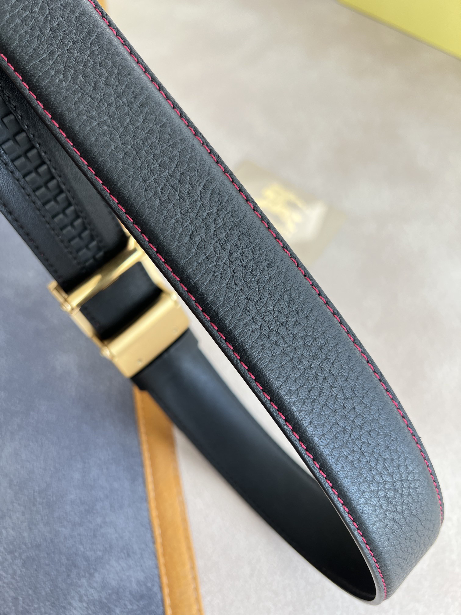 バーバリー「Burberry」オートロックTBベルト 2色